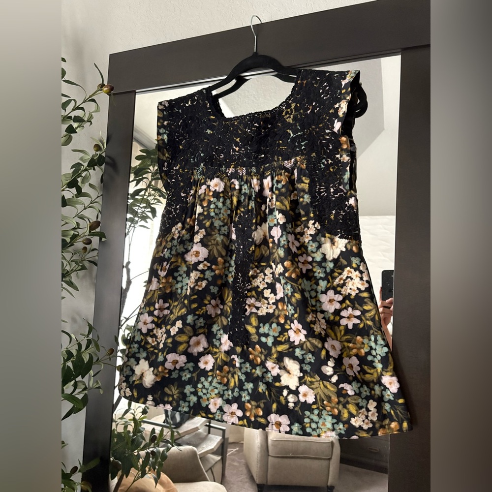 Black Floral Lace Yoke Women's Blouse